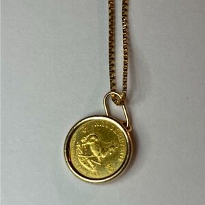 Elegant Gold Coin Pendant Necklace